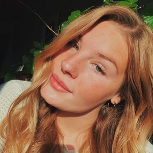 Meet your Posher, Ava